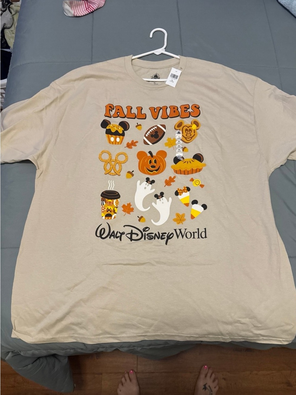 "Fall vibes " Walt Disney world t- shirt